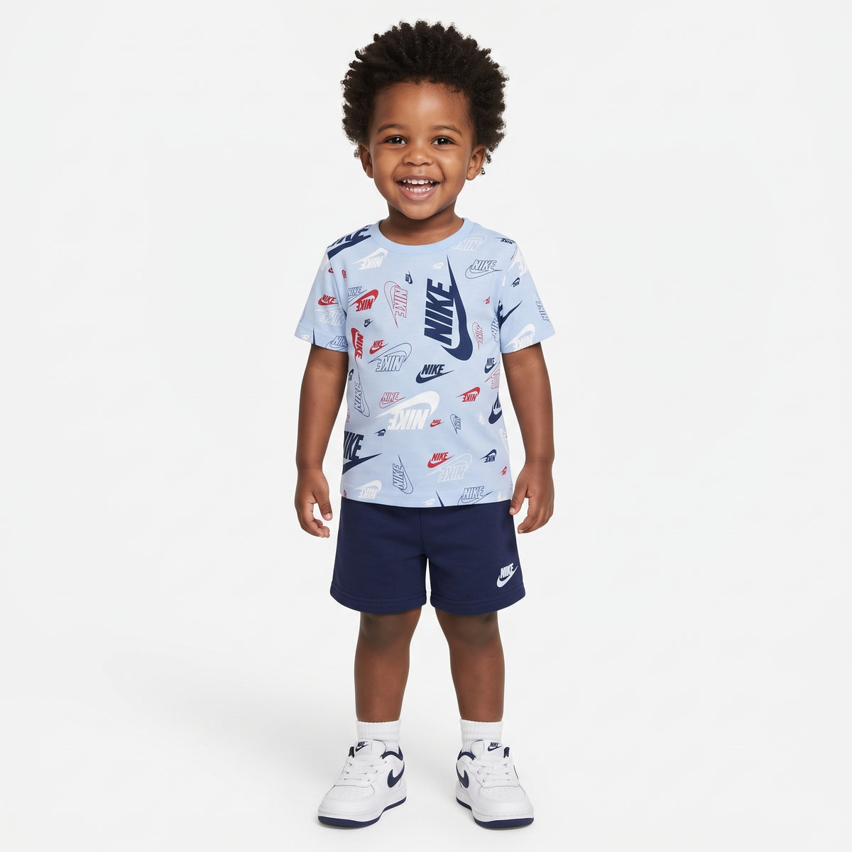 Conjunto Camiseta Azul "All-Over Print" e Shorts Azul-Marinho Nike