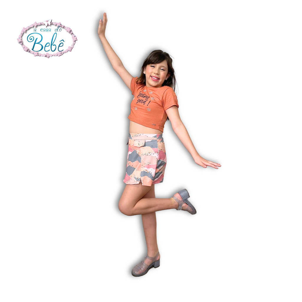 Conjunto Cropped "Feeling Good" e Short-Saia Estampado Menina Anjo