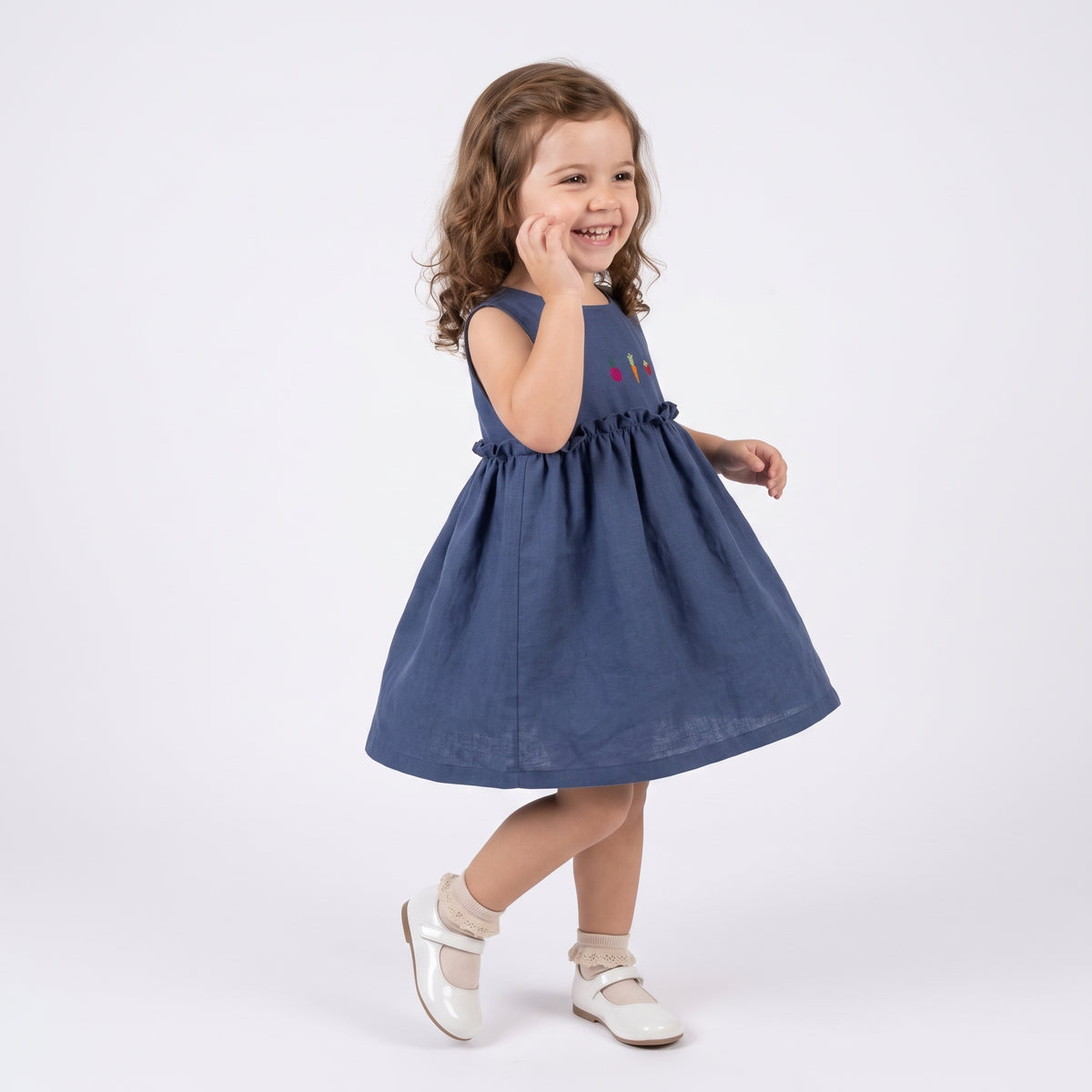 Vestido Azul em Linho com Legumes Bordados Keko