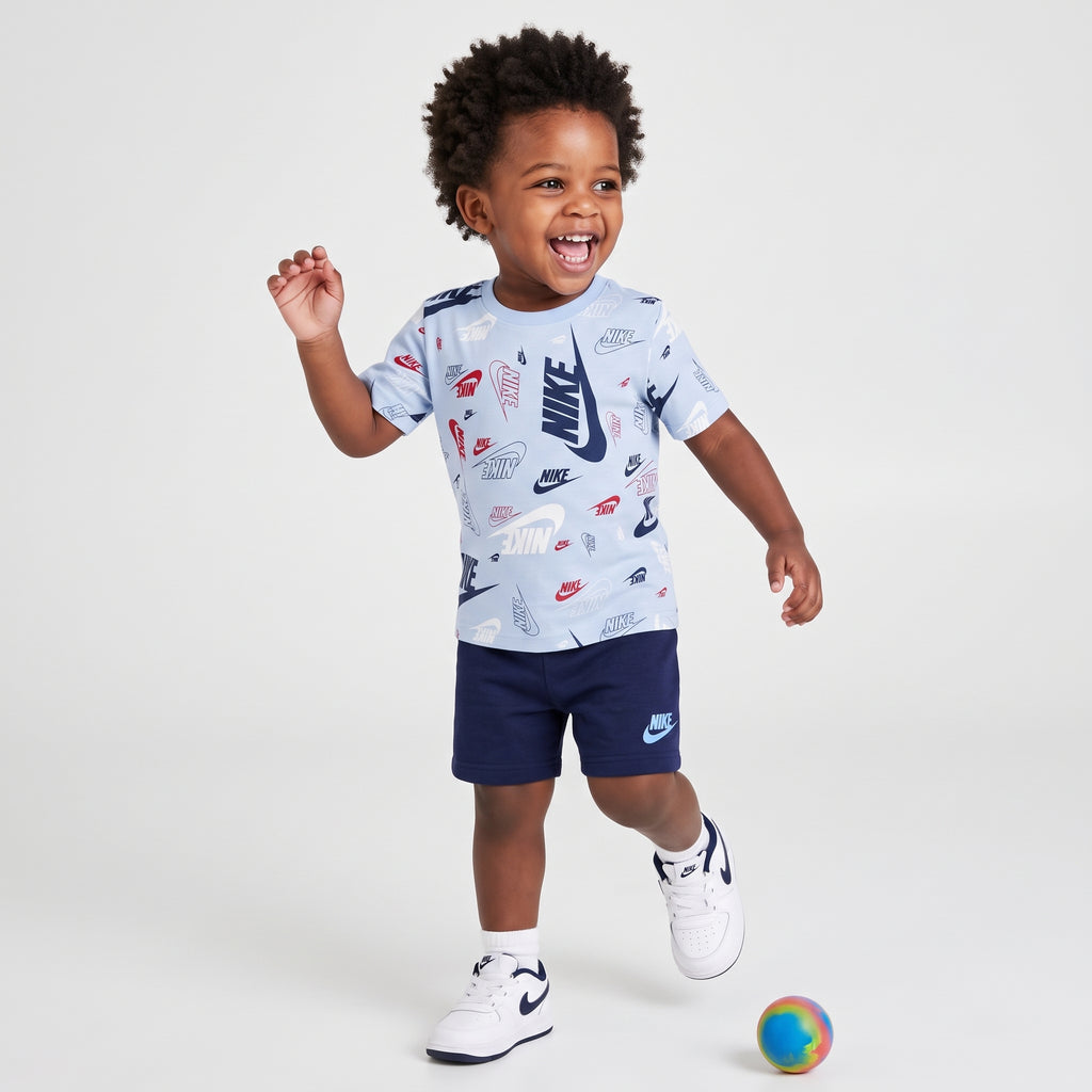 Conjunto Camiseta Azul "All-Over Print" e Shorts Azul-Marinho Nike